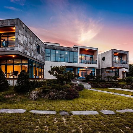 Cobeach Familiar Pension Seogwipo Exterior foto