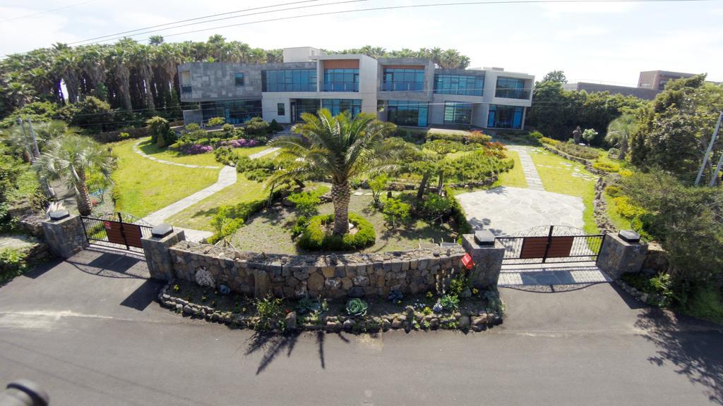 Cobeach Familiar Pension Seogwipo Exterior foto
